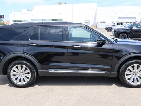 Used 2024 Ford Explorer Limited w/ Limited Technology Package AWD/4WD image 8