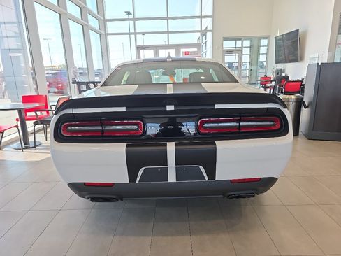 Used 2022 Dodge Challenger SRT Hellcat image 9
