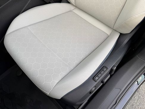 Used 2024 Volkswagen ID.4 Pro S image 19