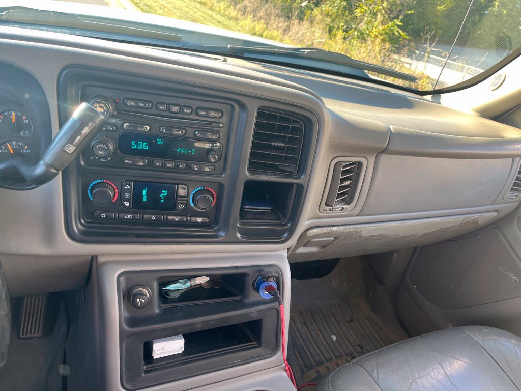 Used 2005 Chevrolet Silverado 2500 LT w/ Heavy-Duty Power Package AWD/4WD image 8