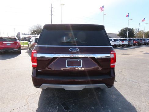 Used 2021 Ford Expedition XLT image 13