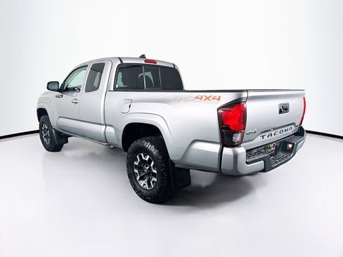 Used 2020 Toyota Tacoma SR image 5