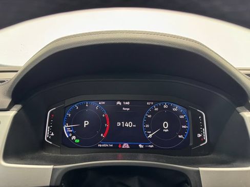 Used 2021 Volkswagen Atlas Cross Sport SEL R-Line FWD image 2