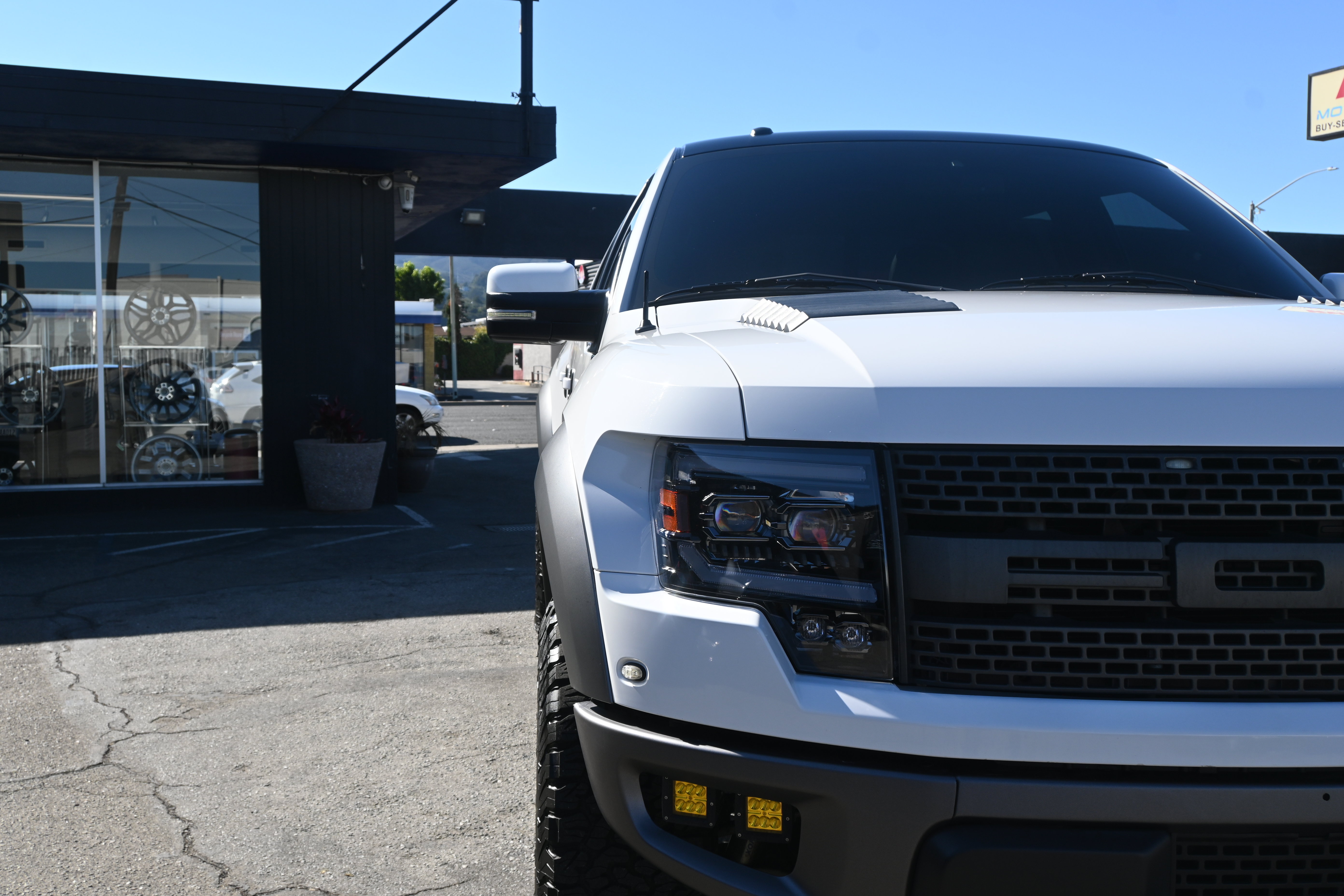 Used 2014 Ford F150 Raptor w/ Equipment Group 801A Luxury AWD/4WD image 19