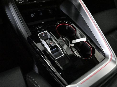 Certified 2025 Audi Q5 Prestige AWD/4WD image 12