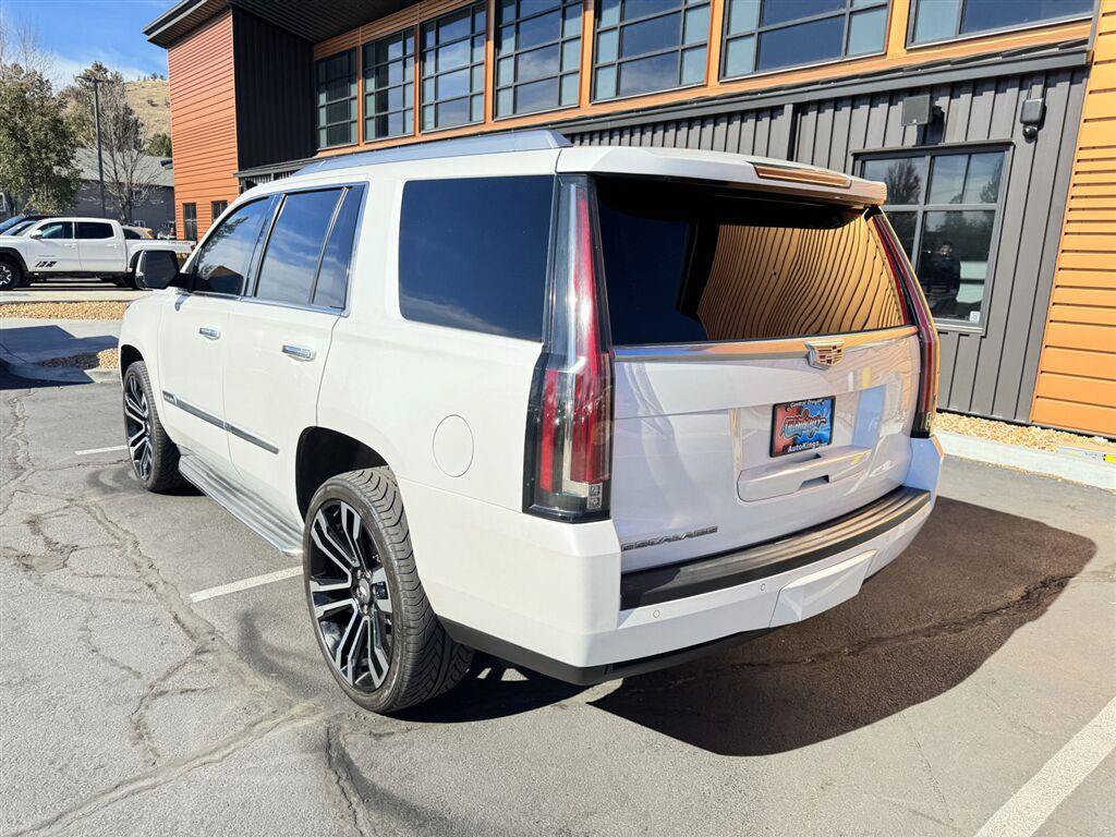 Used 2016 Cadillac Escalade Luxury AWD/4WD image 3
