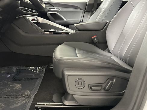 Used 2025 Audi Q5 Premium Plus w/ Premium Plus image 28