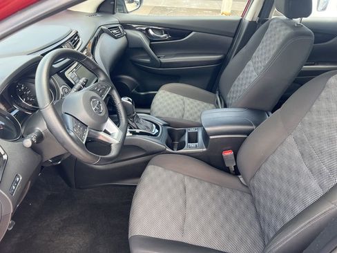 Certified 2021 Nissan Rogue Sport SV image 4