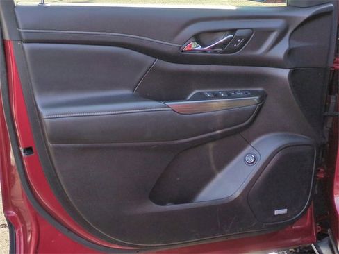 Used 2023 GMC Acadia SLT image 23