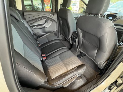 Used 2018 Ford Escape SE w/ SE Sync 3 Package FWD image 28
