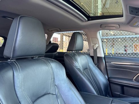 Used 2022 Lexus RX 450hL Luxury image 18