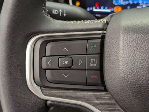 Used 2023 Jeep Wagoneer Series III w/ Preferred Equipment Group AWD/4WD image 17