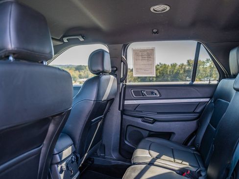 Certified 2017 Ford Explorer XLT w/ Equipment Group 202A image 18