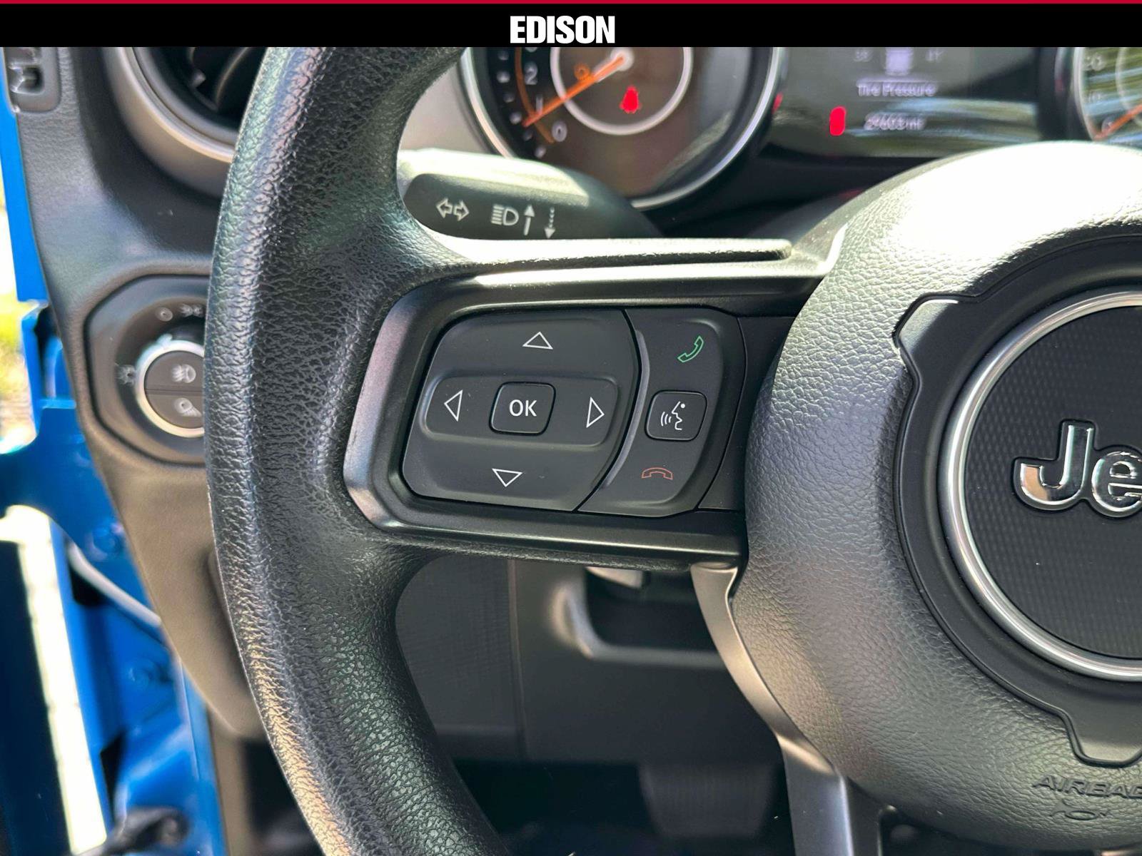 Used 2023 Jeep Gladiator Sport w/ Trailer Tow Package AWD/4WD image 18