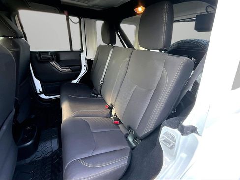 Used 2018 Jeep Wrangler Unlimited Sport AWD/4WD image 18