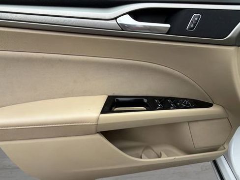 Used 2016 Ford Fusion SE image 17