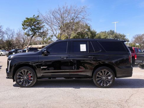 Used 2025 Cadillac Escalade V image 2