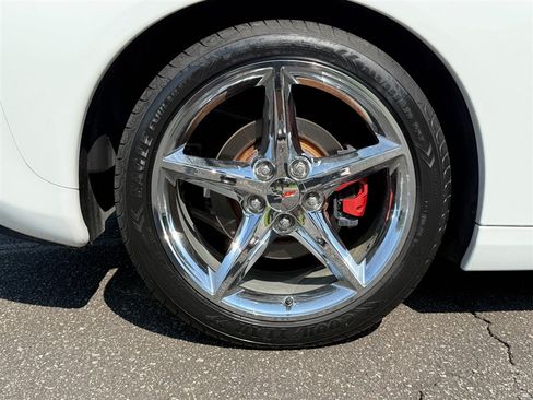 Used 2013 Chevrolet Corvette Coupe w/ 3LT Preferred Equipment Group RWD image 31