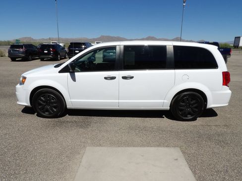 Used 2019 Dodge Grand Caravan SE FWD image 5