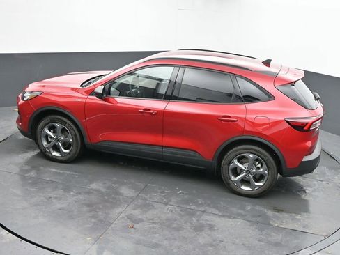 Used 2025 Ford Escape ST-Line w/ Cold Weather Package image 17