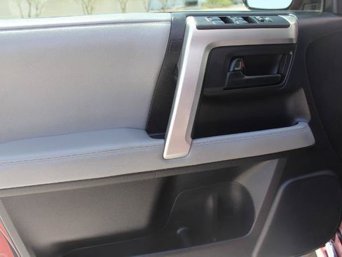Used 2012 Toyota 4Runner SR5 AWD/4WD image 10
