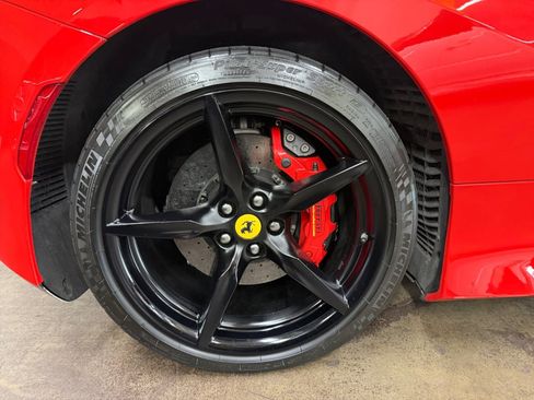 Used 2021 Ferrari F8 Tributo RWD image 23
