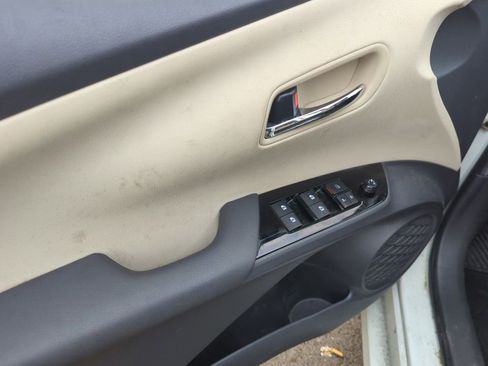 Used 2016 Toyota Prius Two image 8