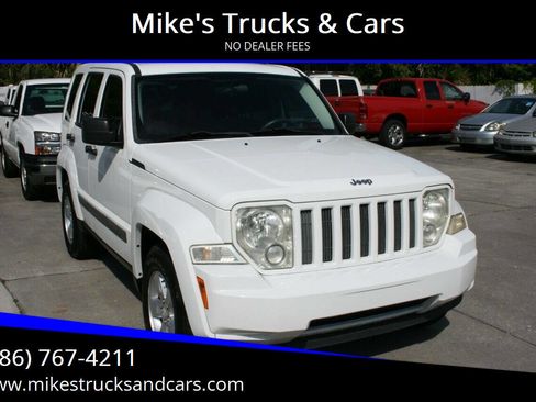 Used 2012 Jeep Liberty Sport image 1