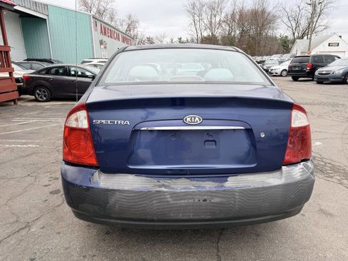 Used 2005 Kia Spectra LX image 4