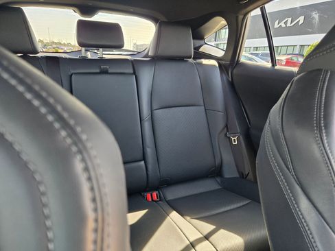 Used 2021 Toyota Venza Limited image 14