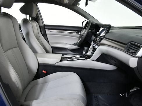 Used 2019 Honda Accord EX image 27