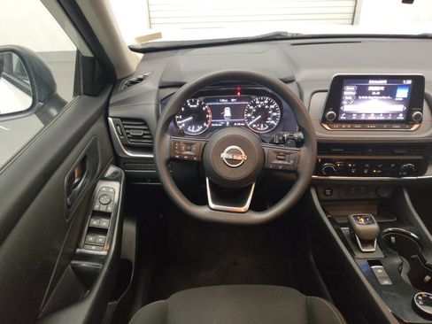 Used 2024 Nissan Rogue S AWD/4WD image 22