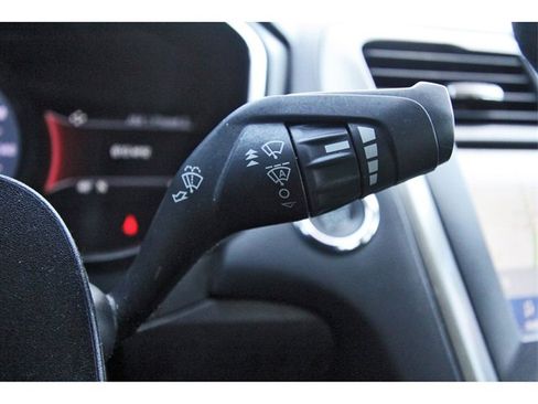 Used 2020 Ford Fusion SE image 17