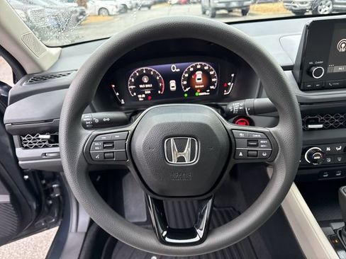 Used 2025 Honda Accord SE image 25