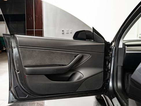 Used 2019 Tesla Model 3 Long Range RWD image 23