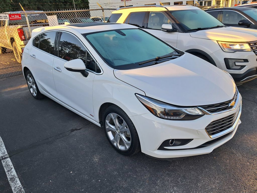 Used 2018 Chevrolet Cruze Premier FWD image 6