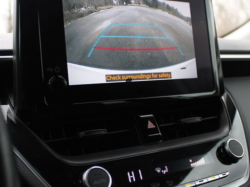 Used 2024 Toyota Corolla Cross LE image 27