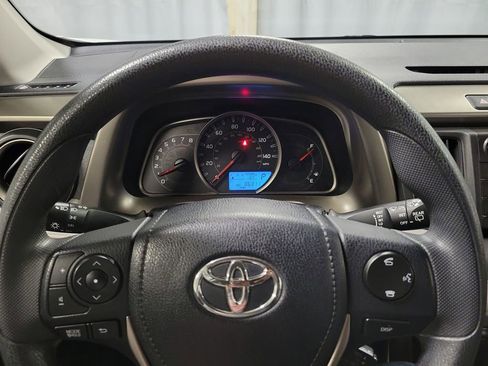 Used 2015 Toyota RAV4 LE image 14