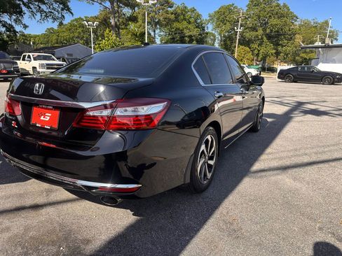 Used 2017 Honda Accord EX image 3