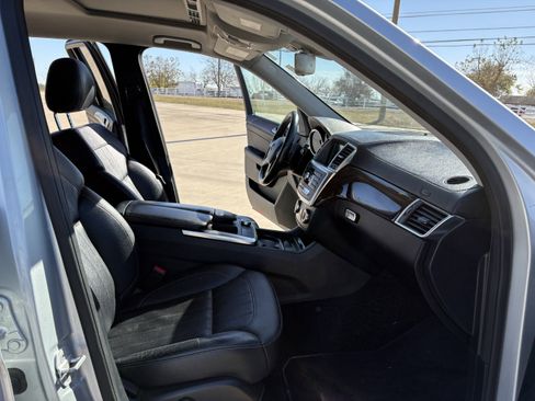 Used 2015 Mercedes-Benz GL 450 4MATIC image 15