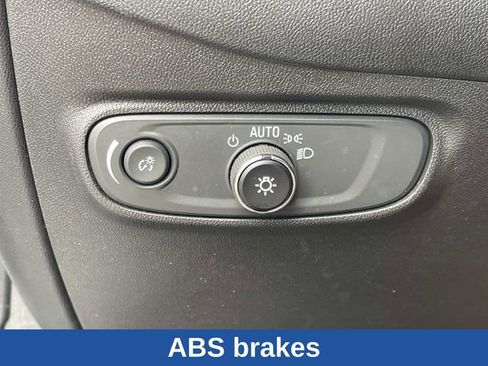 Used 2023 Chevrolet Equinox LT FWD image 40