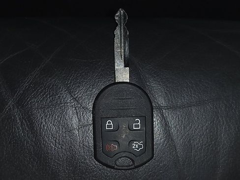 Used 2015 Ford Explorer XLT w/ Equipment Group 202A image 32