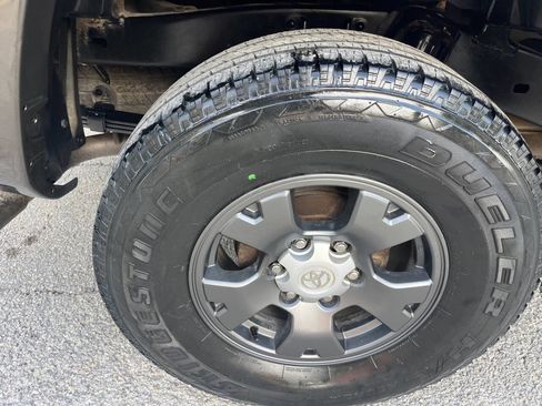 Used 2010 Toyota Tacoma PreRunner image 29