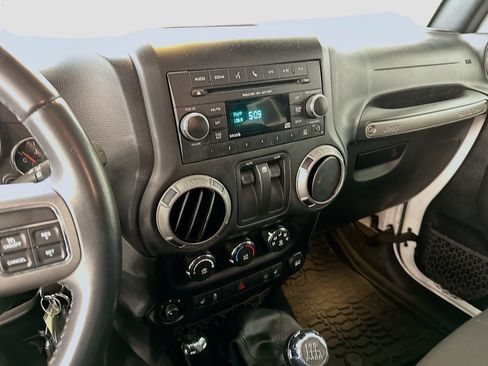 Used 2016 Jeep Wrangler Sport image 24