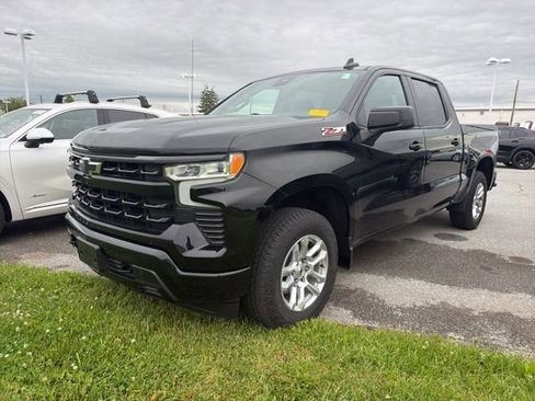 Used 2023 Chevrolet Silverado 1500 RST AWD/4WD image 3