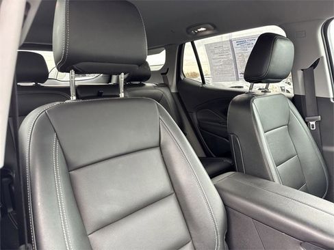 Used 2024 GMC Terrain SLT image 23