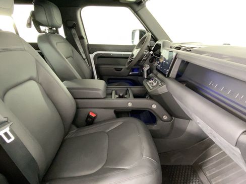Used 2023 Land Rover Defender 110 V8 image 26