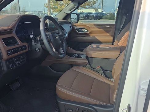 Used 2024 Chevrolet Tahoe High Country image 12