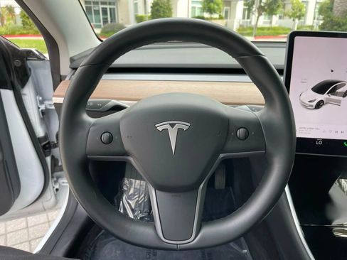Used 2020 Tesla Model 3 Standard Range Plus RWD image 26