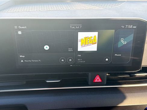 Used 2025 Kia Carnival EX FWD image 28